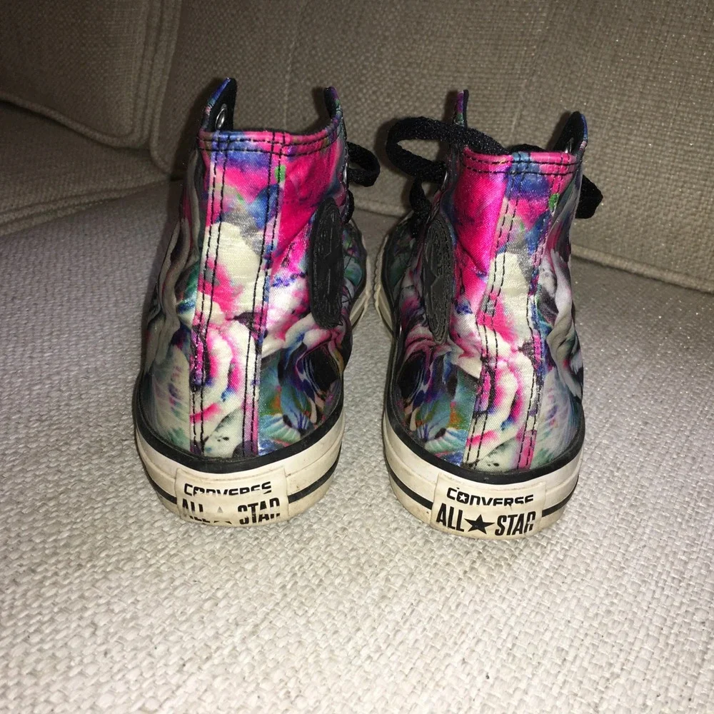 Converse All Star High‎ Top Floral Print Youth Sneakers - Size 2
